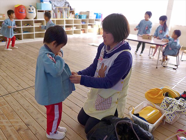 河輪幼稚園幼稚園 お母さんがお迎えに来たかな